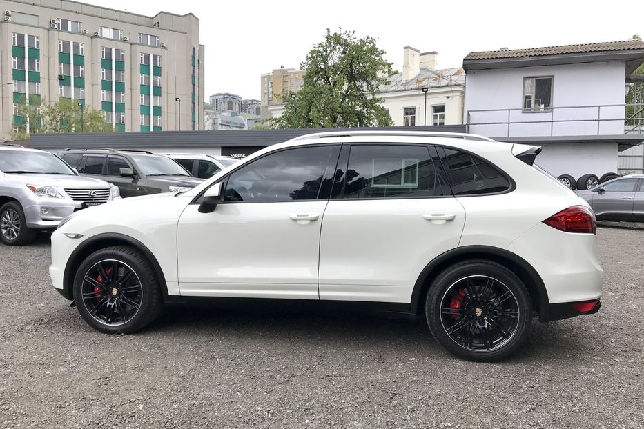 Продам Porsche Cayenne TURBO 2010 года в Киеве