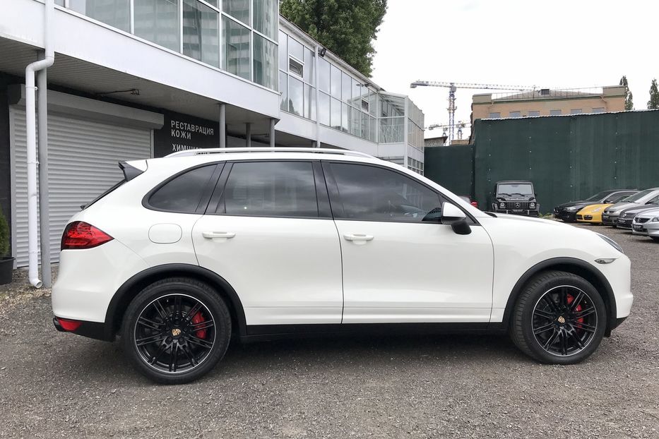 Продам Porsche Cayenne TURBO 2010 года в Киеве