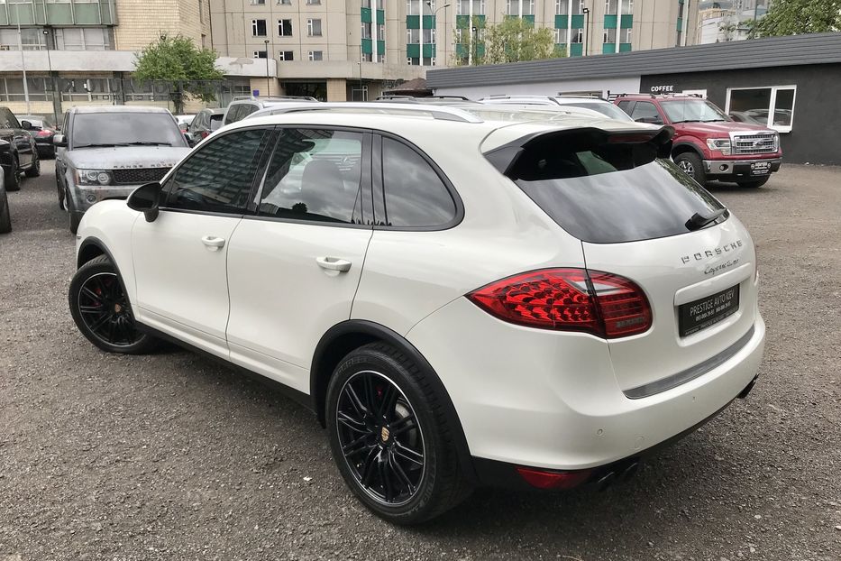 Продам Porsche Cayenne TURBO 2010 года в Киеве