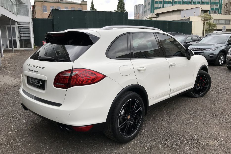 Продам Porsche Cayenne TURBO 2010 года в Киеве