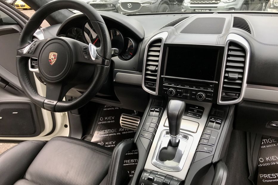 Продам Porsche Cayenne TURBO 2010 года в Киеве