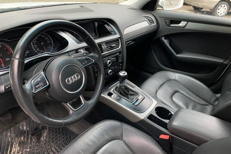 Продам Audi A4 quattro 2014 года в Львове