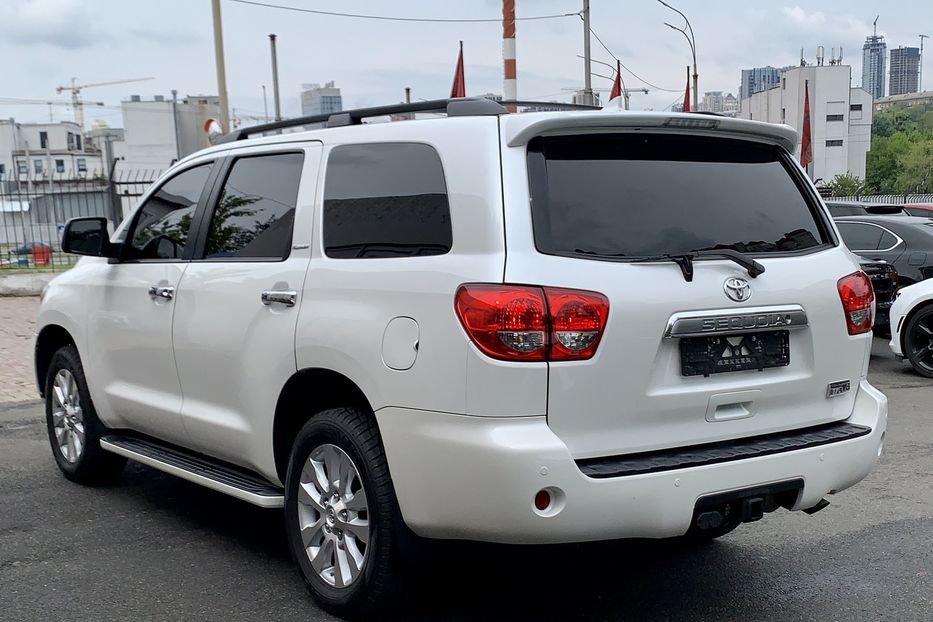 Продам Toyota Sequoia Platinum 2017 года в Киеве