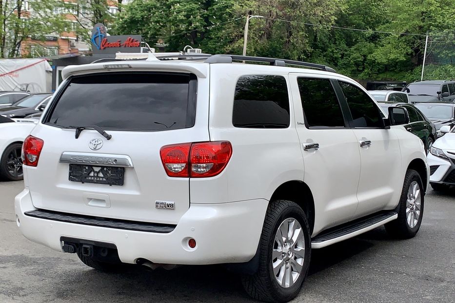 Продам Toyota Sequoia Platinum 2017 года в Киеве