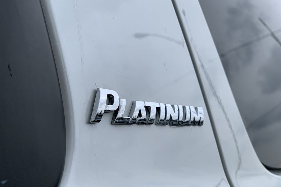 Продам Toyota Sequoia Platinum 2017 года в Киеве