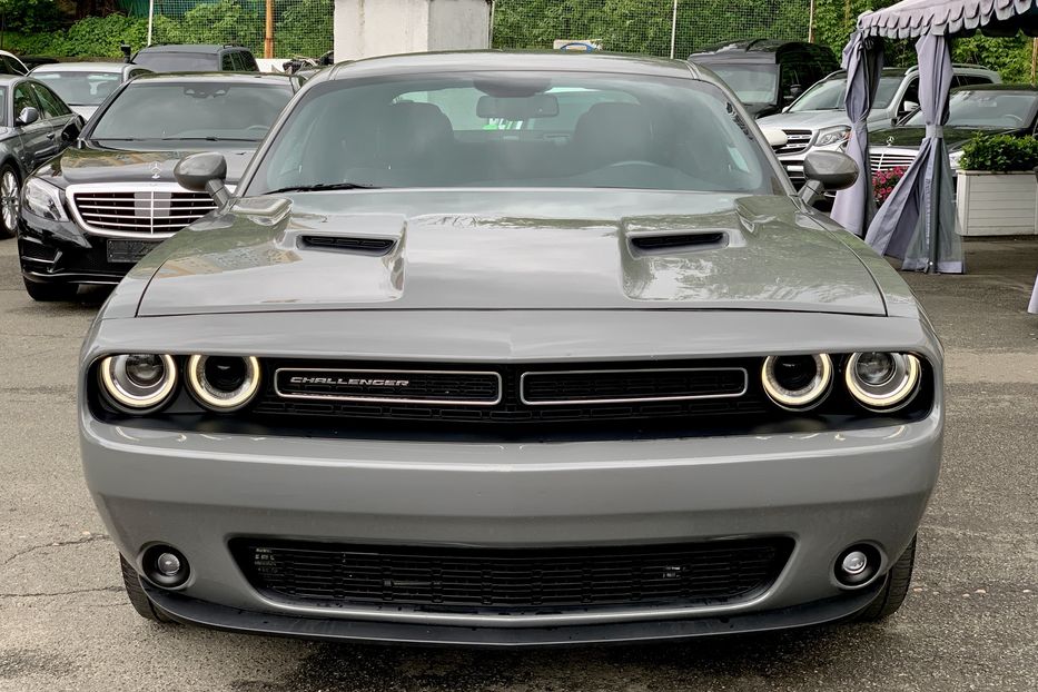 Продам Dodge Challenger 2017 года в Киеве