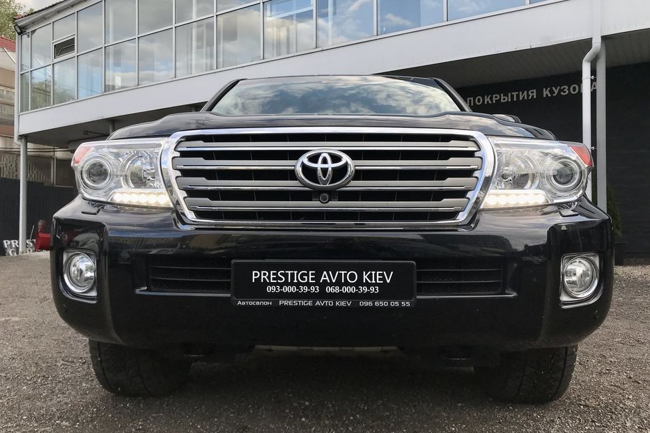 Продам Toyota Land Cruiser 200 PREMIUM Официальный 2014 года в Киеве