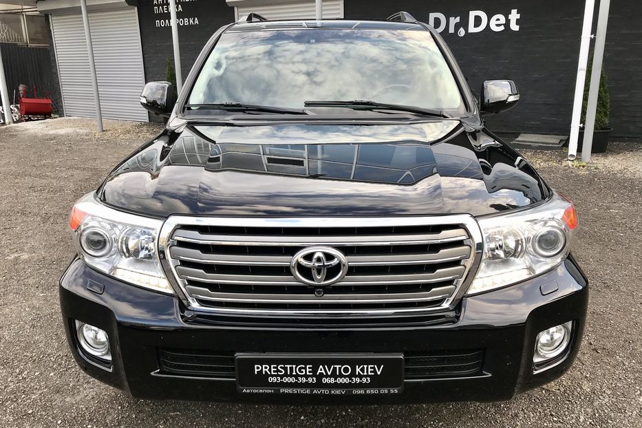 Продам Toyota Land Cruiser 200 PREMIUM Официальный 2014 года в Киеве