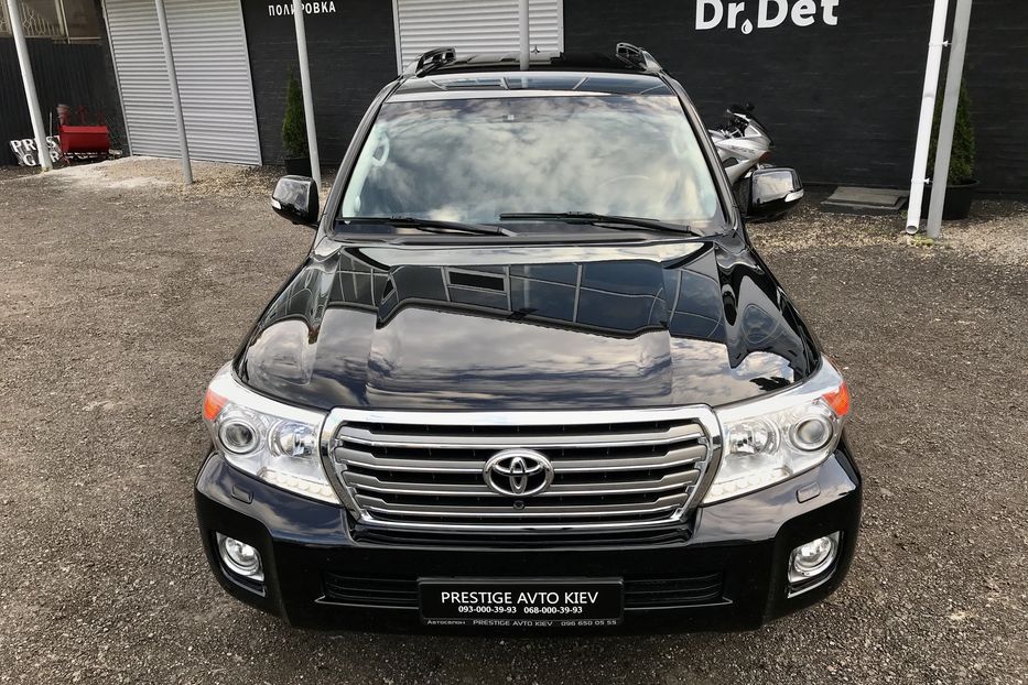 Продам Toyota Land Cruiser 200 PREMIUM Официальный 2014 года в Киеве