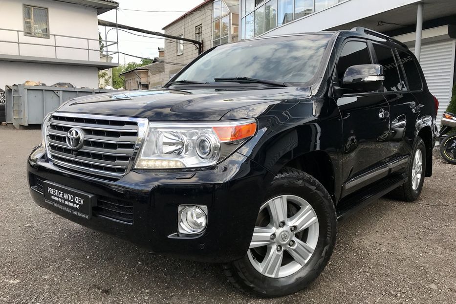 Продам Toyota Land Cruiser 200 PREMIUM Официальный 2014 года в Киеве