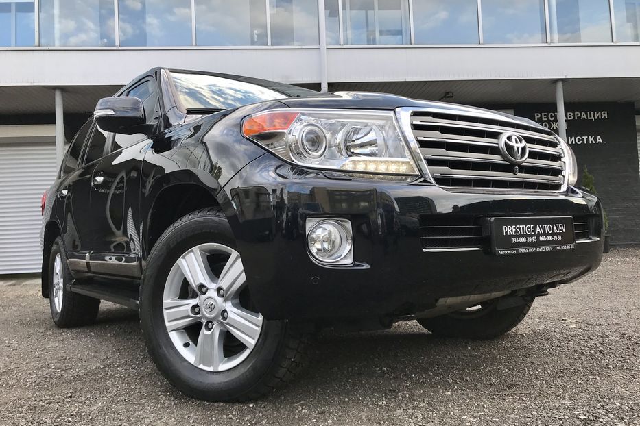 Продам Toyota Land Cruiser 200 PREMIUM Официальный 2014 года в Киеве