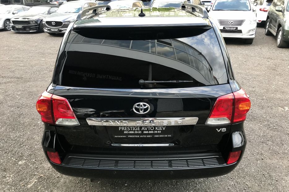 Продам Toyota Land Cruiser 200 PREMIUM Официальный 2014 года в Киеве