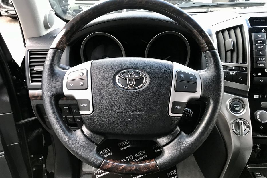 Продам Toyota Land Cruiser 200 PREMIUM Официальный 2014 года в Киеве