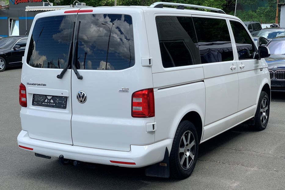 Продам Volkswagen T6 (Transporter) пасс. 2015 года в Киеве