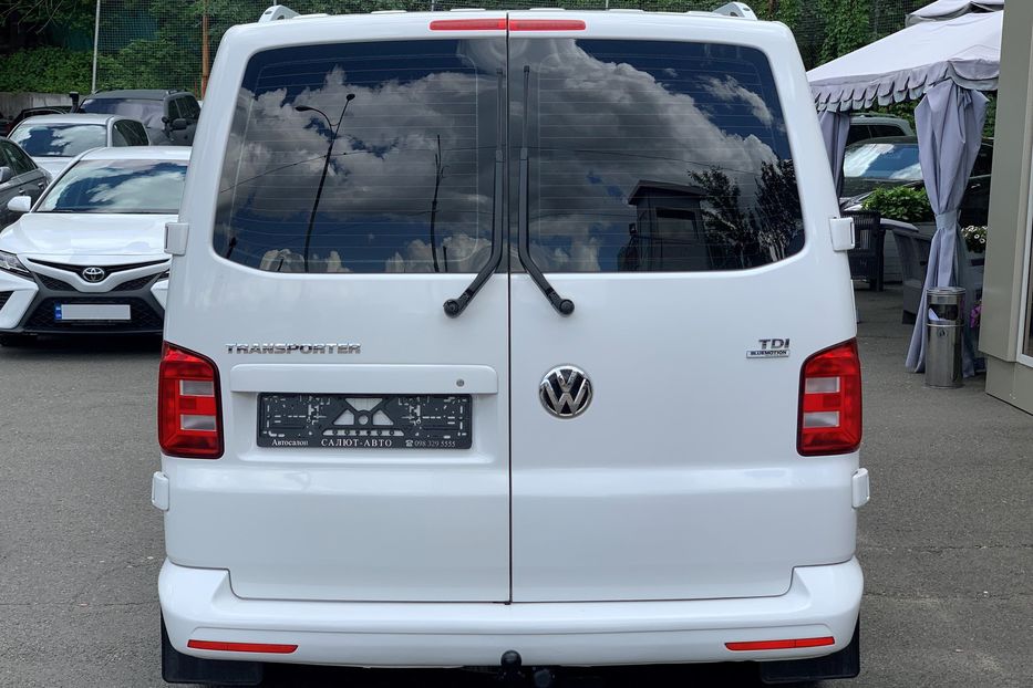 Продам Volkswagen T6 (Transporter) пасс. 2015 года в Киеве