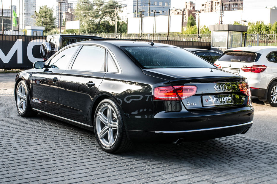 Продам Audi A8 Long 3.0TFSI 2012 года в Киеве