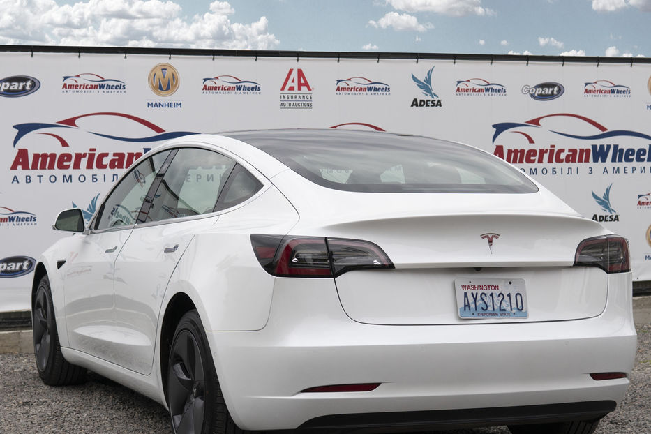 Продам Tesla Model 3 LONGE RANGE 2019 года в Черновцах