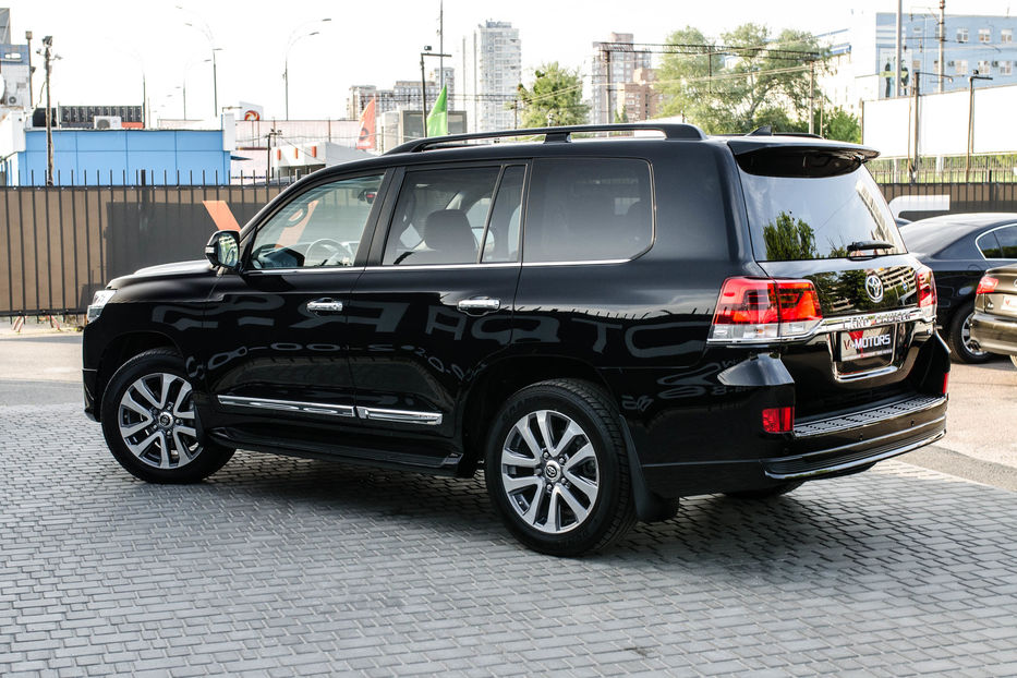 Продам Toyota Land Cruiser 200 4.5D Premium 2019 года в Киеве