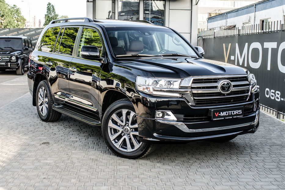 Продам Toyota Land Cruiser 200 4.5D Premium 2019 года в Киеве