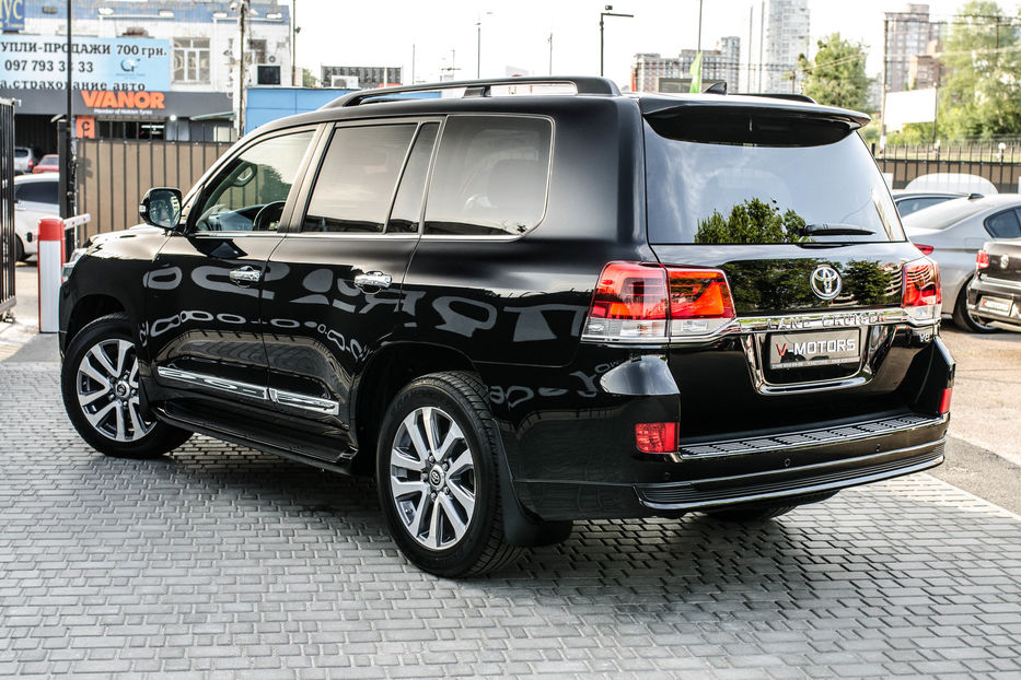 Продам Toyota Land Cruiser 200 4.5D Premium 2019 года в Киеве