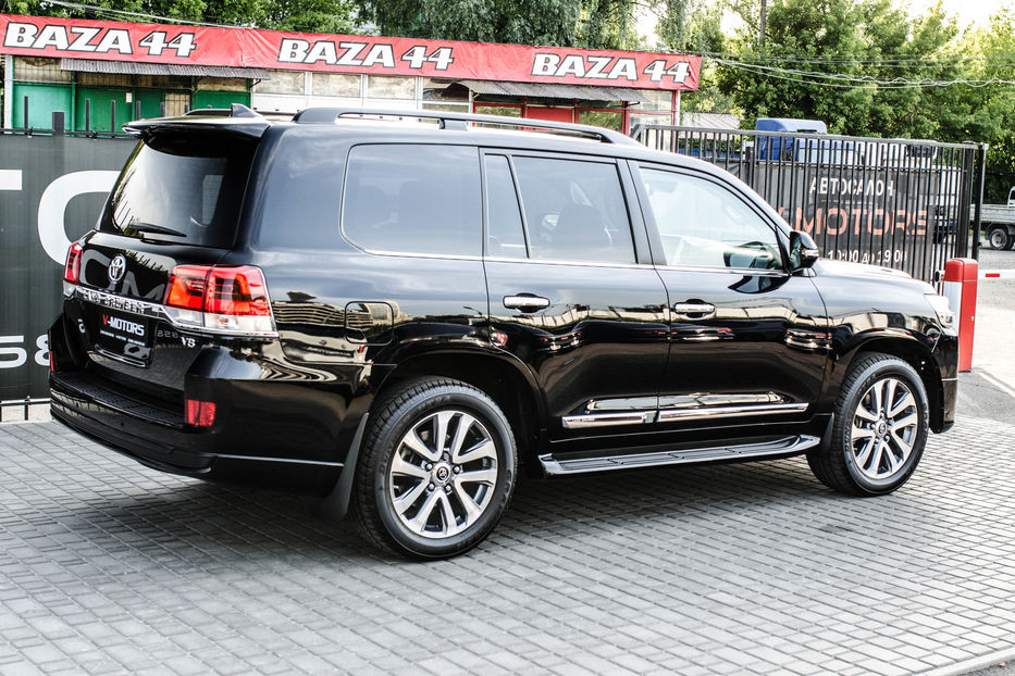 Продам Toyota Land Cruiser 200 4.5D Premium 2019 года в Киеве