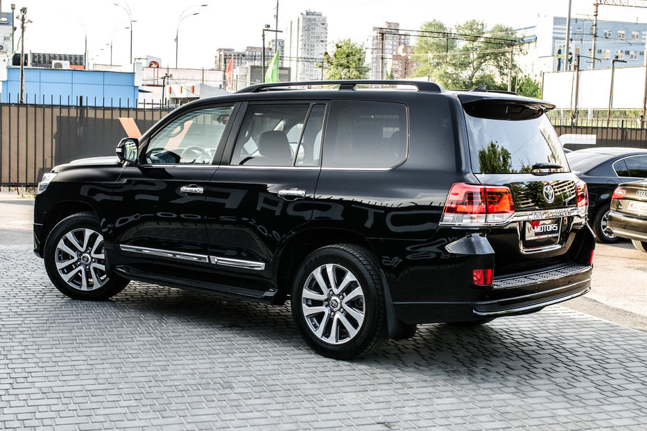 Продам Toyota Land Cruiser 200 4.5D Premium 2019 года в Киеве