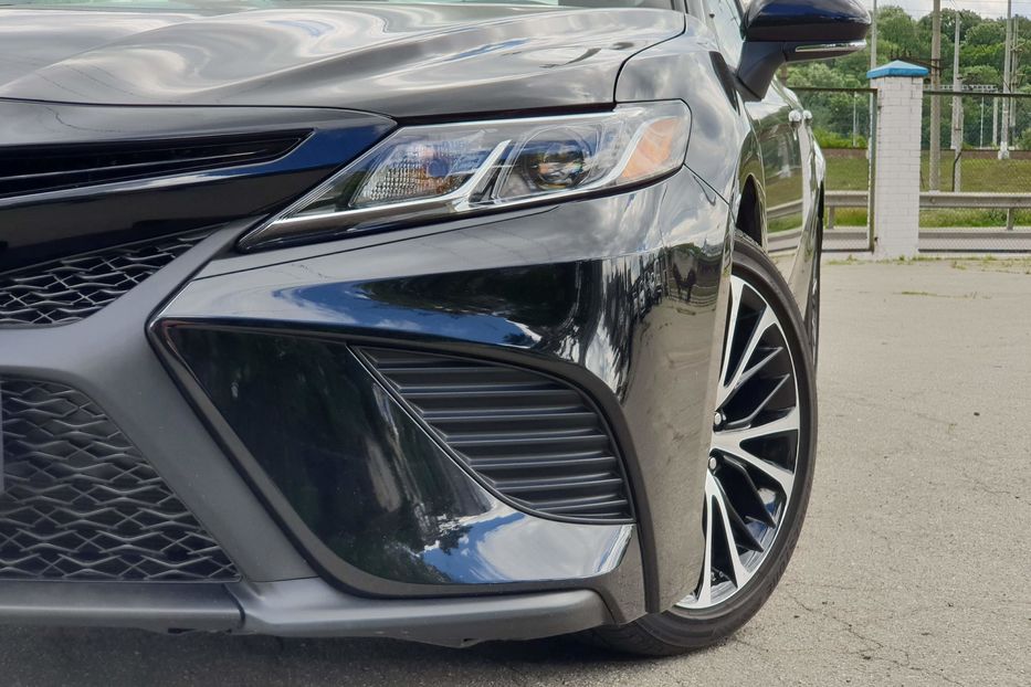 Продам Toyota Camry 2018 года в Киеве