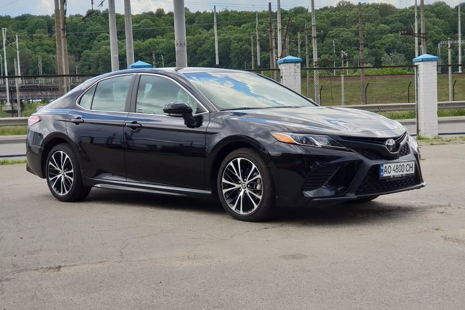 Продам Toyota Camry 2018 года в Киеве