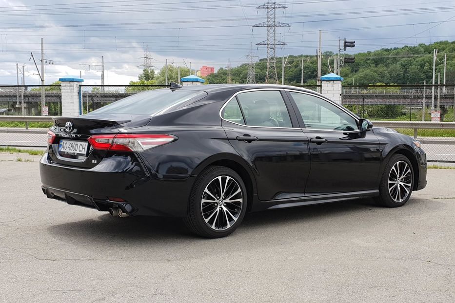 Продам Toyota Camry 2018 года в Киеве