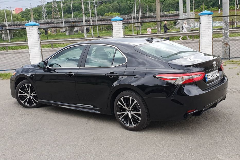 Продам Toyota Camry 2018 года в Киеве