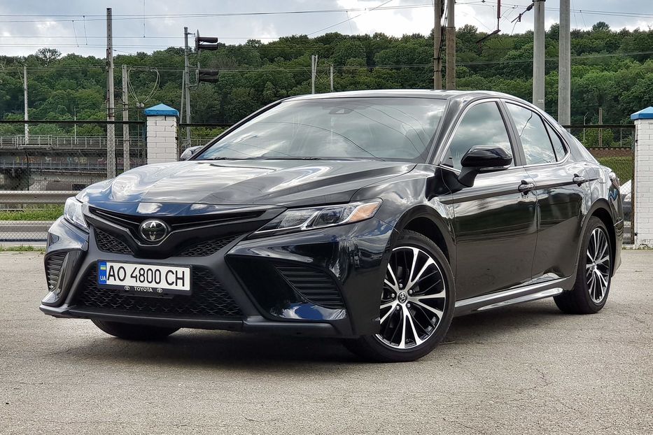 Продам Toyota Camry 2018 года в Киеве