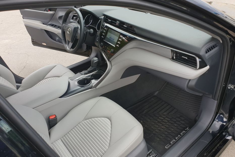 Продам Toyota Camry 2018 года в Киеве