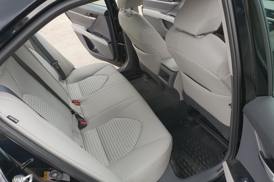 Продам Toyota Camry 2018 года в Киеве