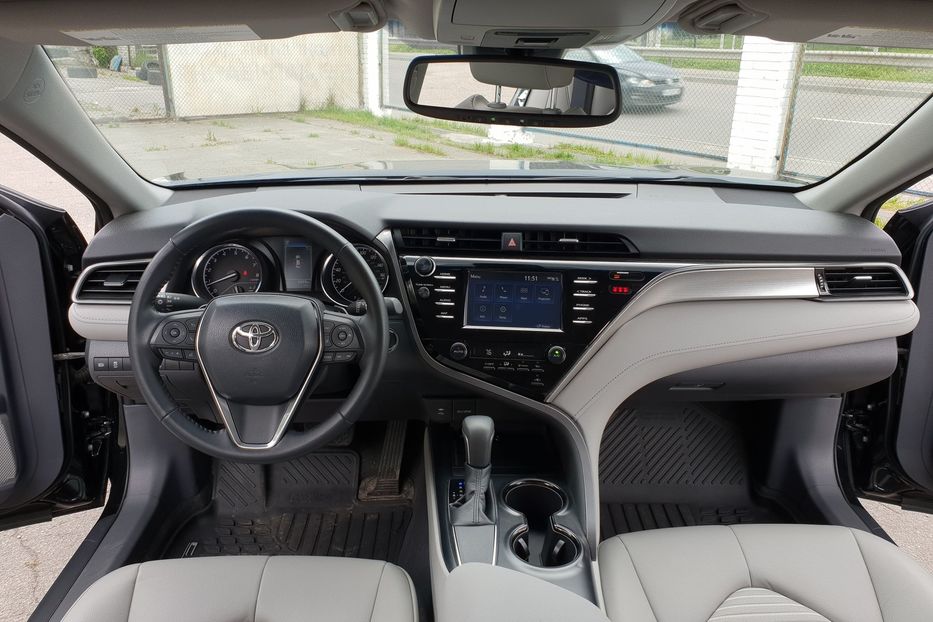 Продам Toyota Camry 2018 года в Киеве