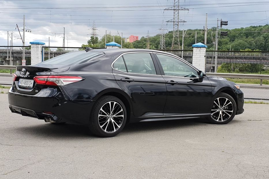 Продам Toyota Camry 2018 года в Киеве