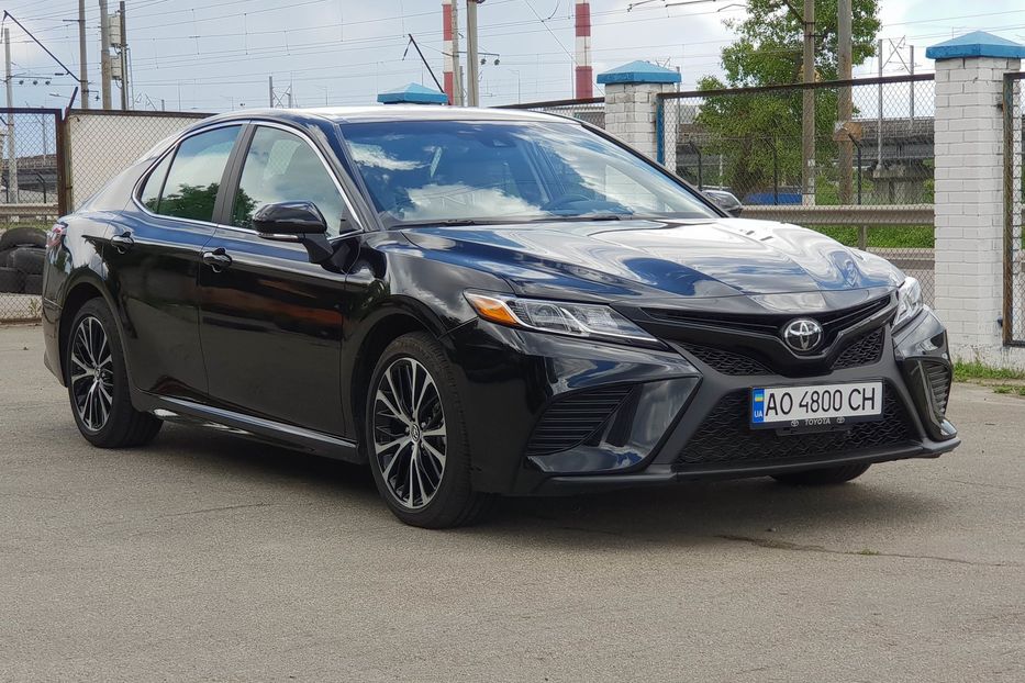 Продам Toyota Camry 2018 года в Киеве
