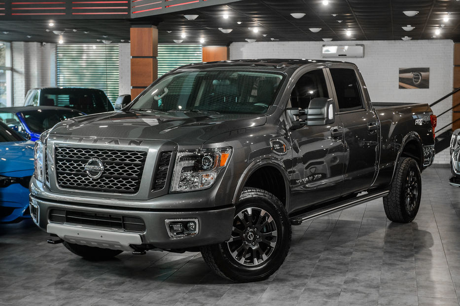 Продам Nissan Titan Pro4X 2018 года в Одессе