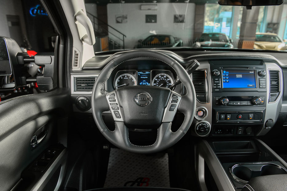 Продам Nissan Titan Pro4X 2018 года в Одессе
