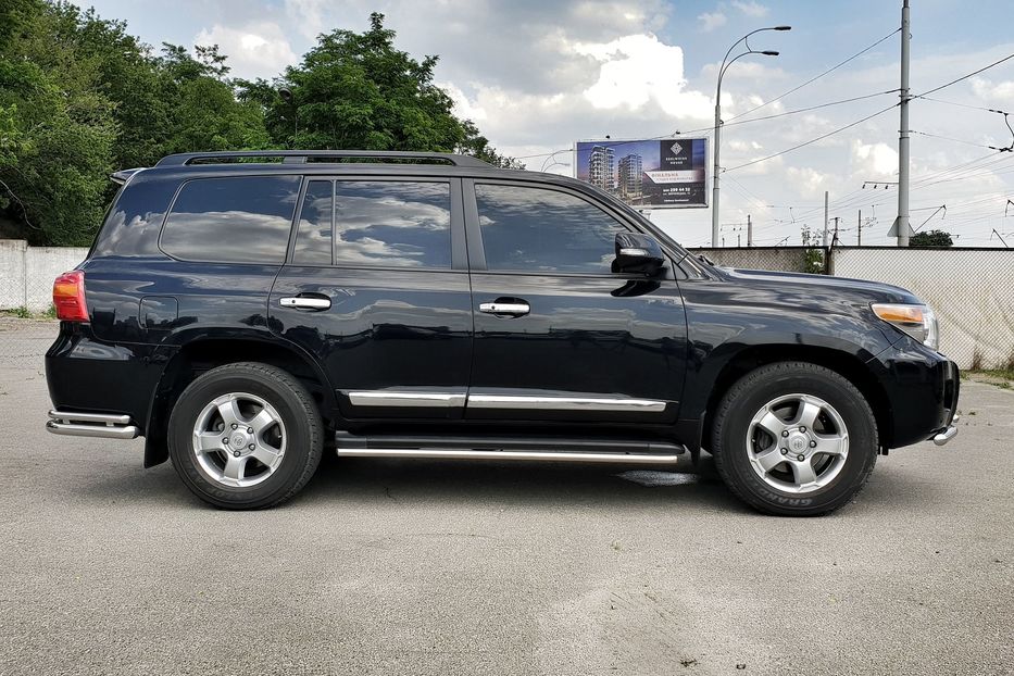 Продам Toyota Land Cruiser 200 PREMIUM 2013 года в Киеве