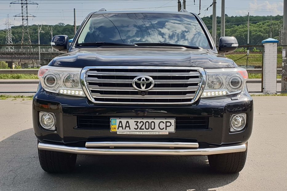 Продам Toyota Land Cruiser 200 PREMIUM 2013 года в Киеве