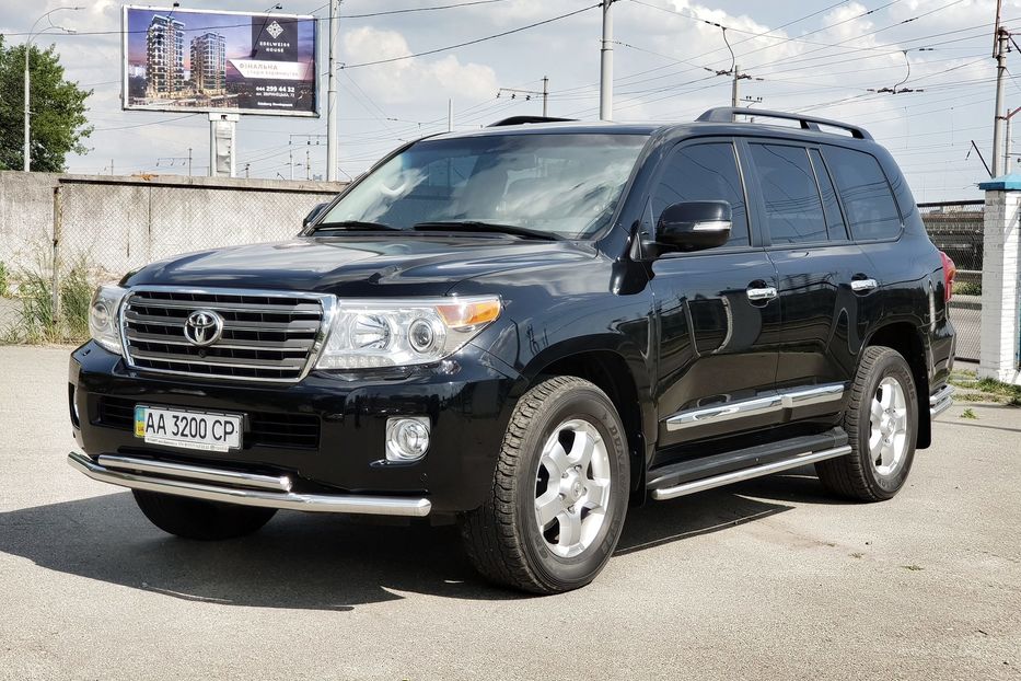 Продам Toyota Land Cruiser 200 PREMIUM 2013 года в Киеве