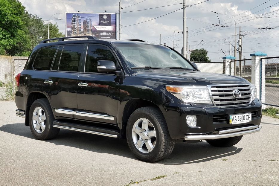 Продам Toyota Land Cruiser 200 PREMIUM 2013 года в Киеве