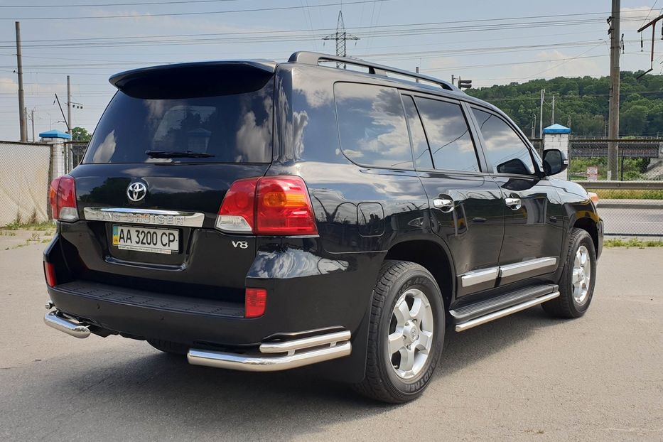 Продам Toyota Land Cruiser 200 PREMIUM 2013 года в Киеве