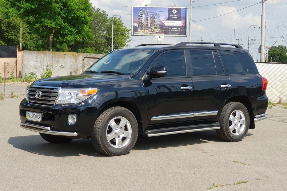 Продам Toyota Land Cruiser 200 PREMIUM 2013 года в Киеве