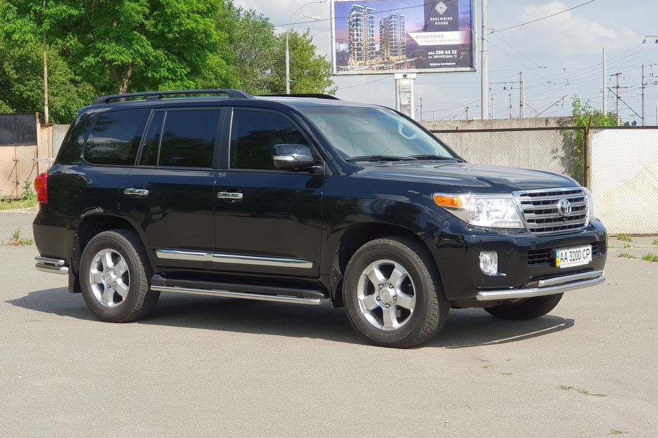 Продам Toyota Land Cruiser 200 PREMIUM 2013 года в Киеве