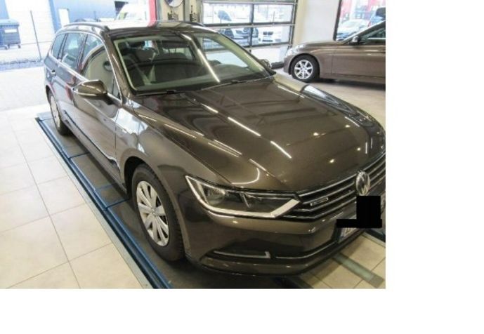 Продам Volkswagen Passat B8 comfortline 2016 года в Львове