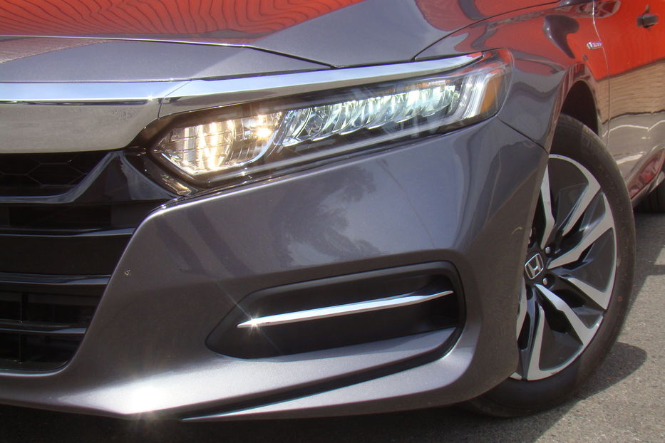 Продам Honda Accord HYBRIDE  2019 года в Одессе