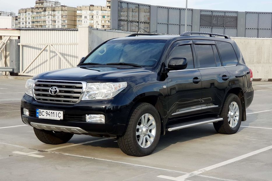 Продам Toyota Land Cruiser 200 PREMIUM 2010 года в Киеве