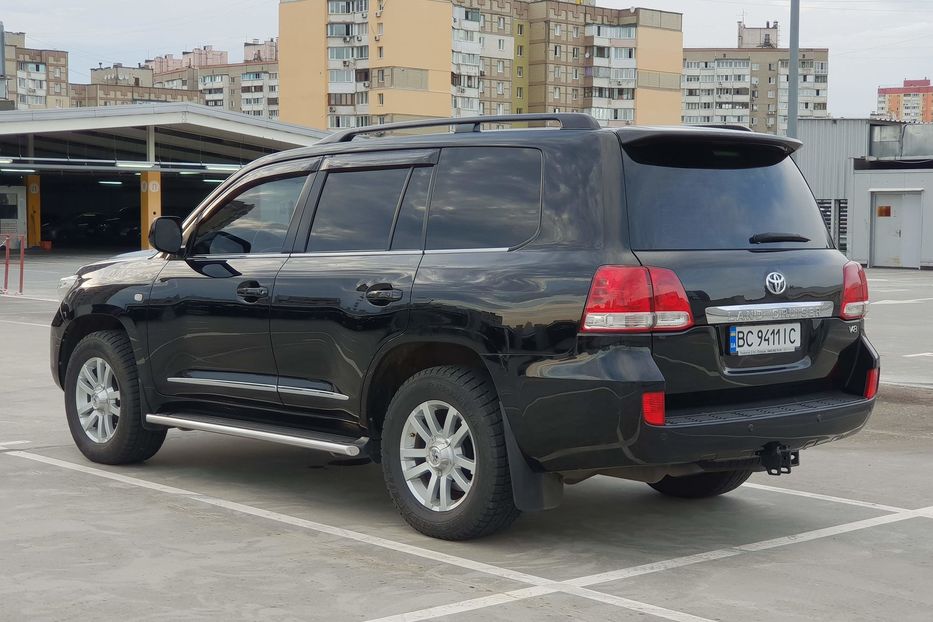 Продам Toyota Land Cruiser 200 PREMIUM 2010 года в Киеве