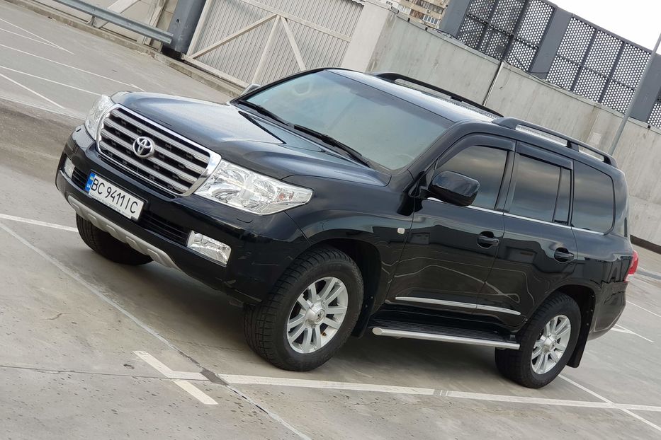 Продам Toyota Land Cruiser 200 PREMIUM 2010 года в Киеве